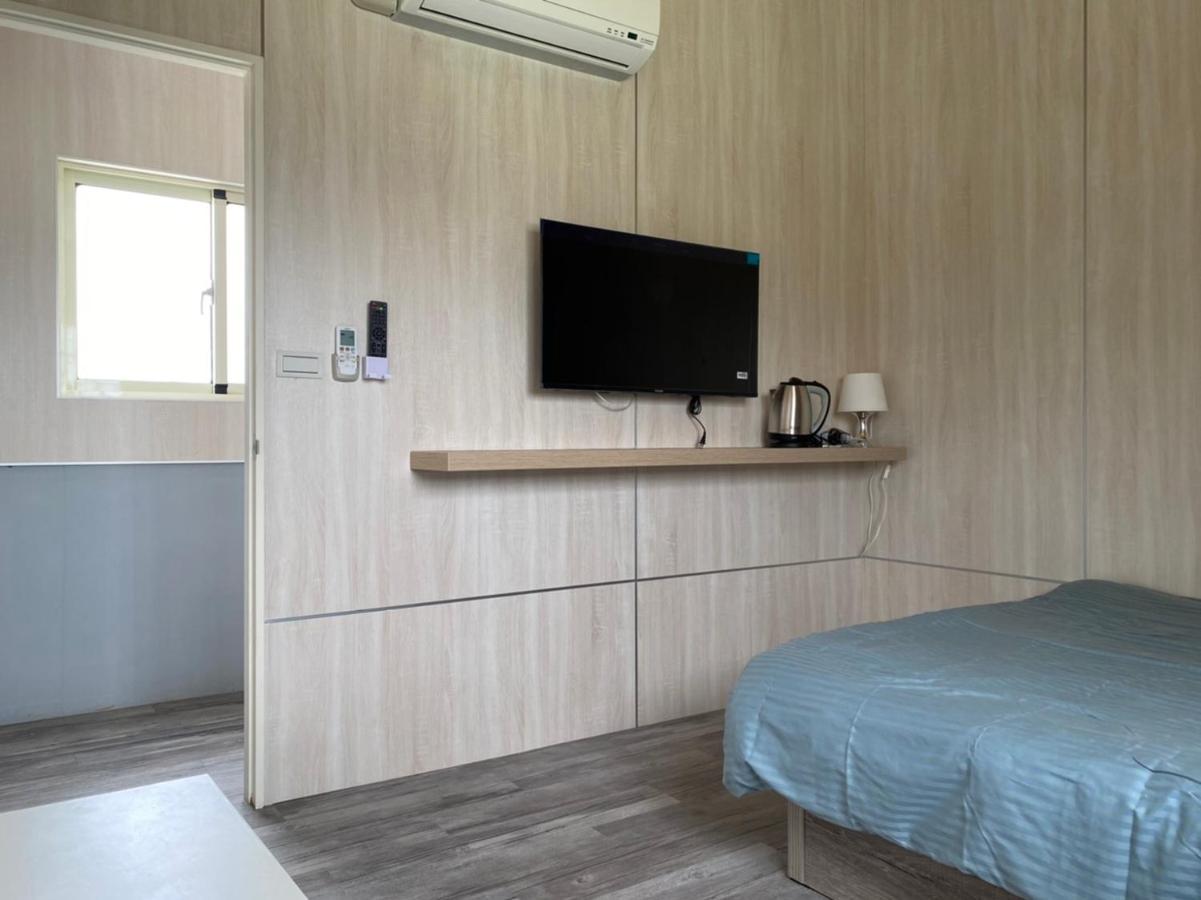 Taichung Hsr Homestay Exterior photo